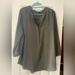 Quarter sleeved blouse